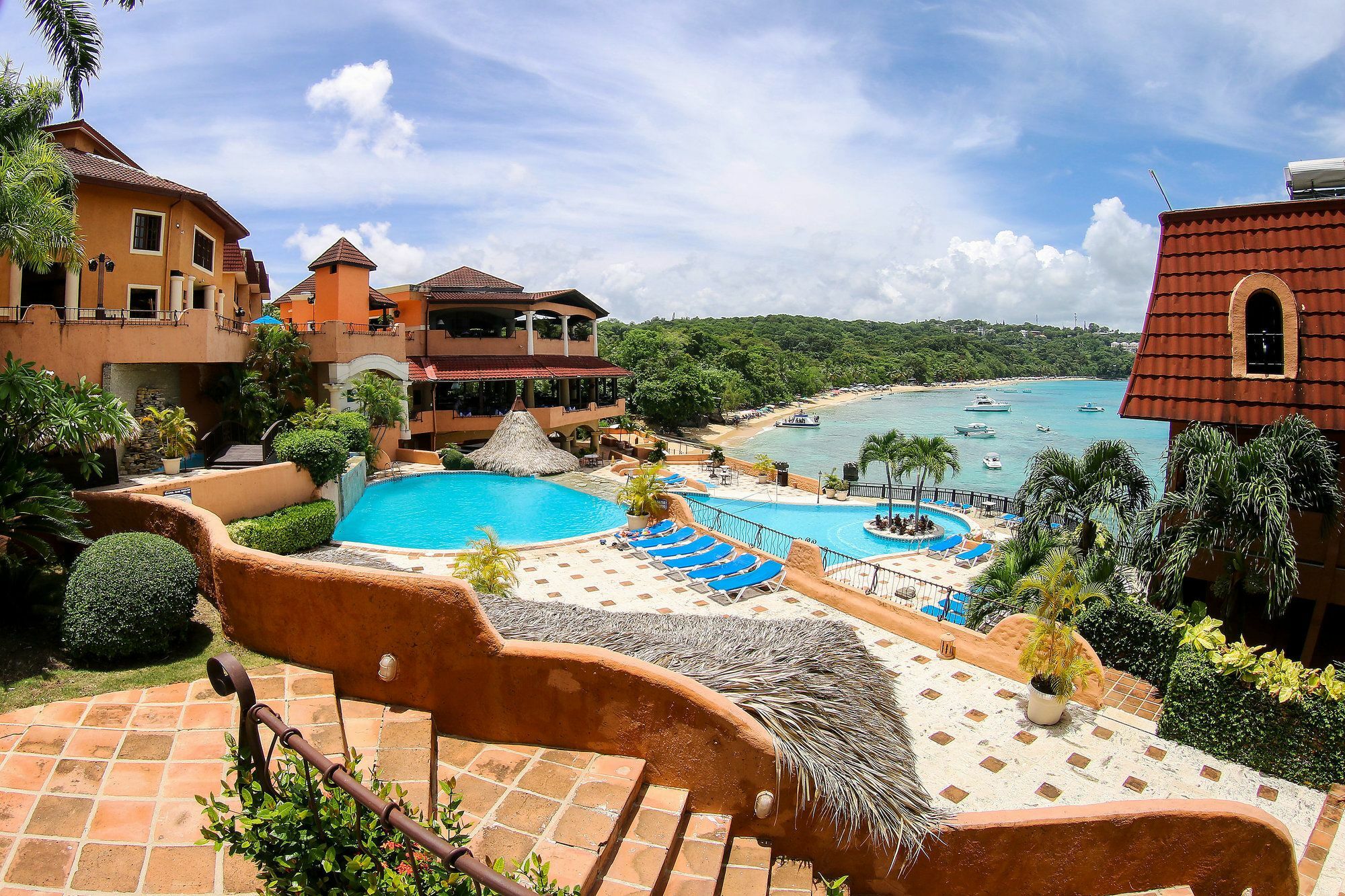 Bay Hotel 3*