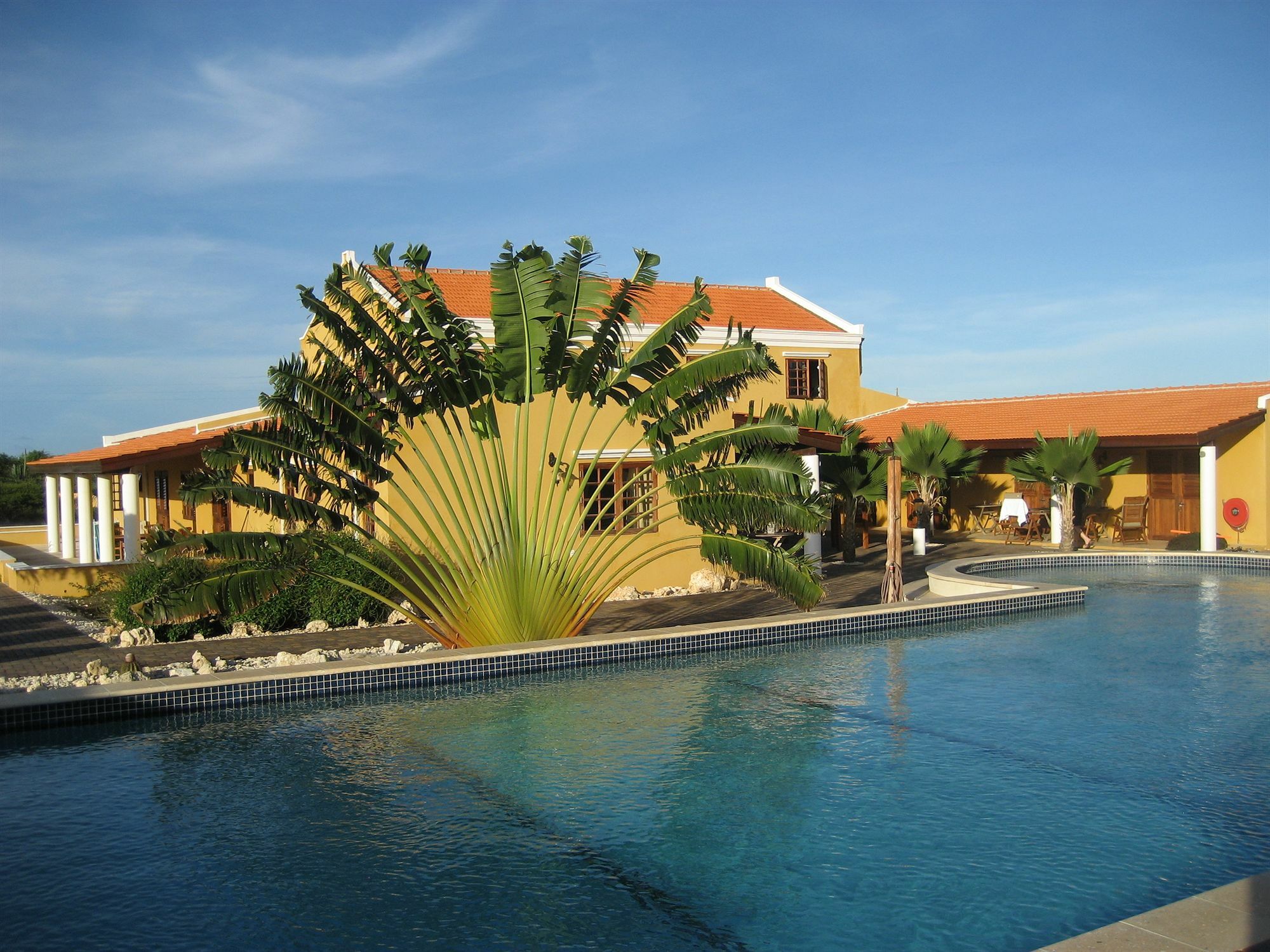 Wanapa Aparthotel 4*