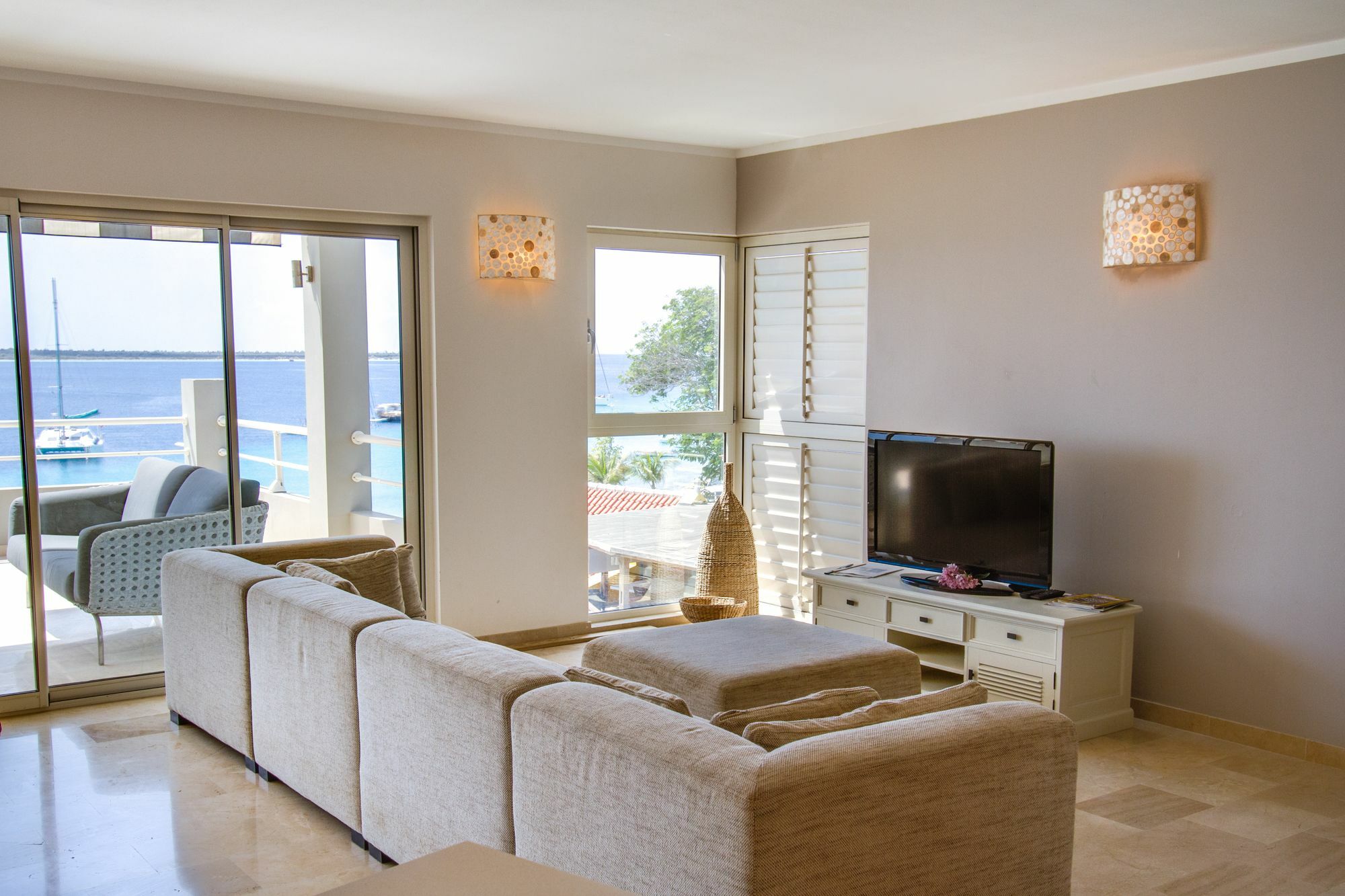 Seaside Apartment *
