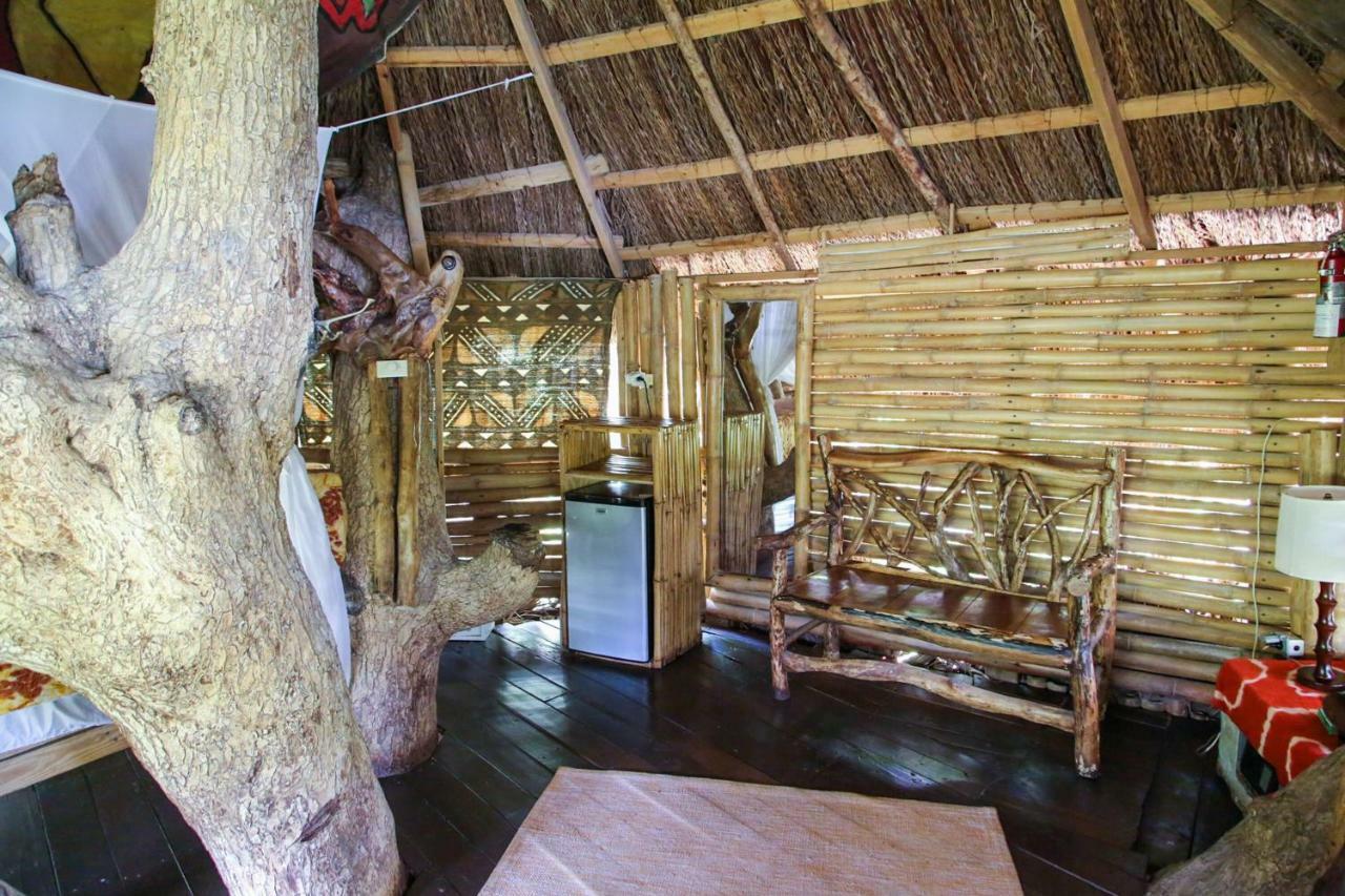 Great Huts Lodge Boston Bay