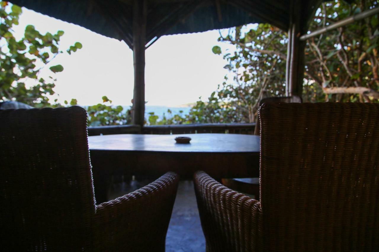 Great Huts Lodge *