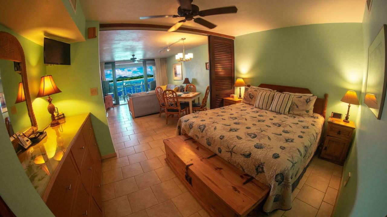 Apartment Sapphire Beach - Beachfront