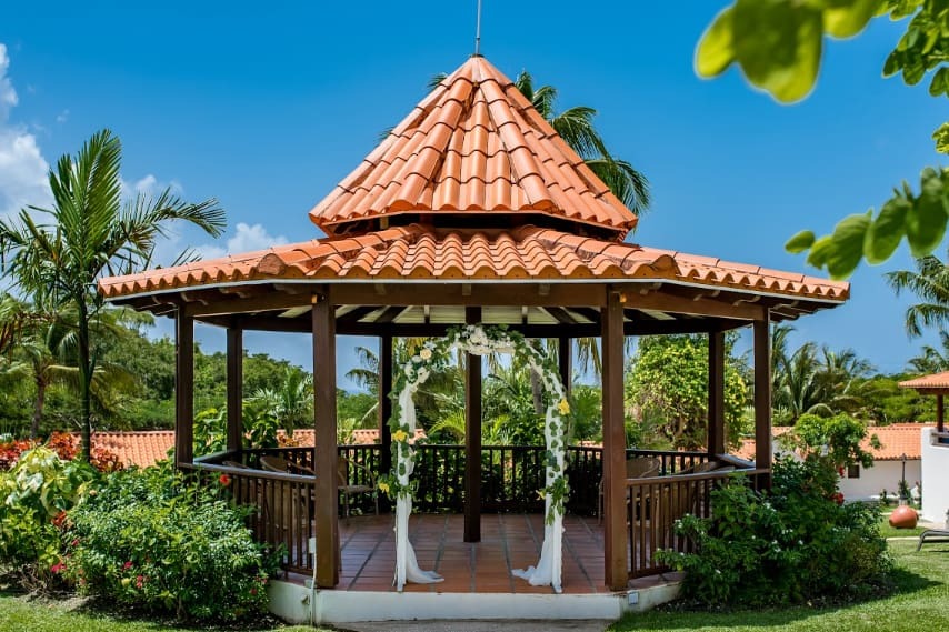 Sugar Cane Club & (adults Only) Resort