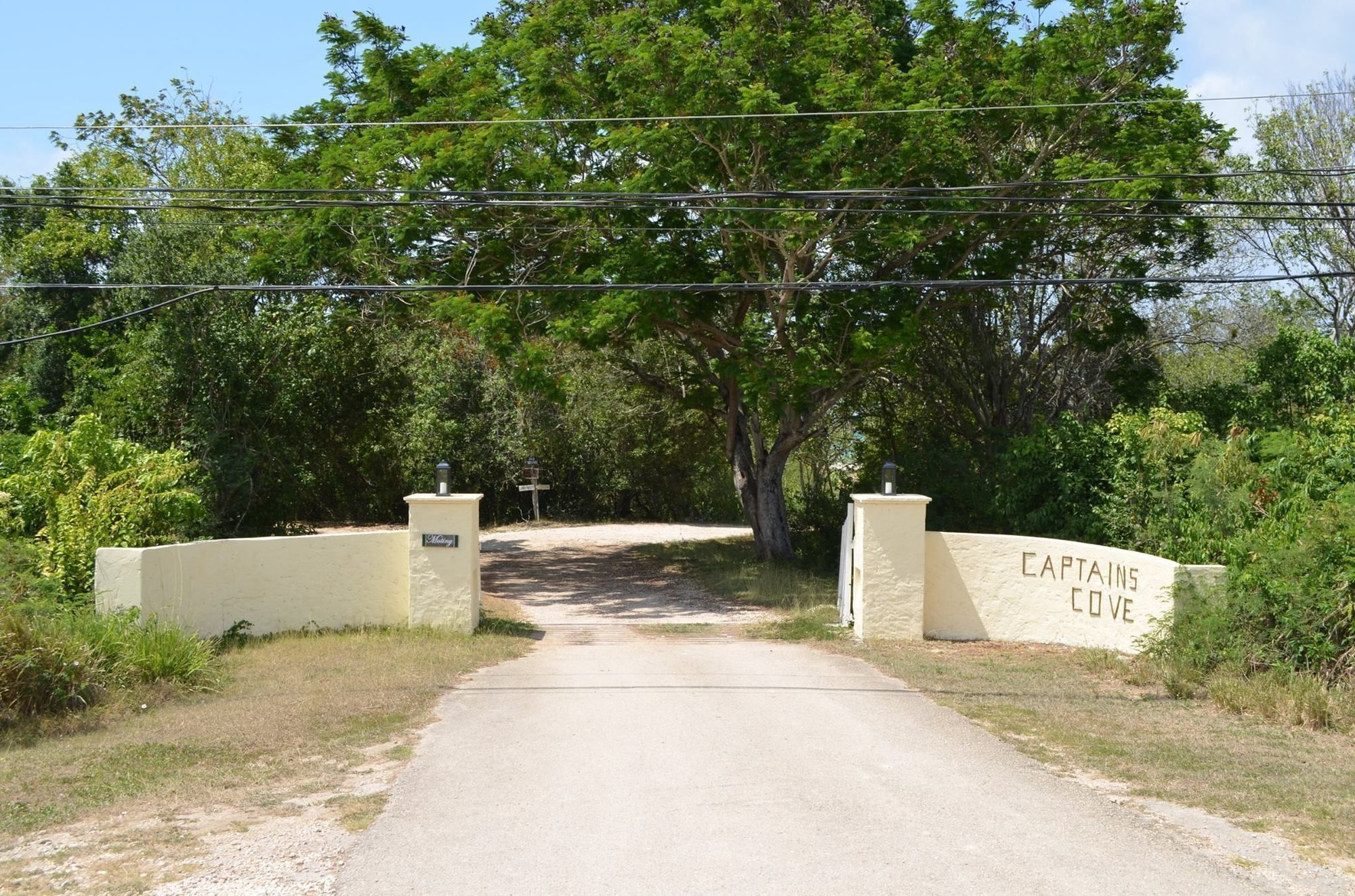 Captain's Cove & Hotel Falmouth
