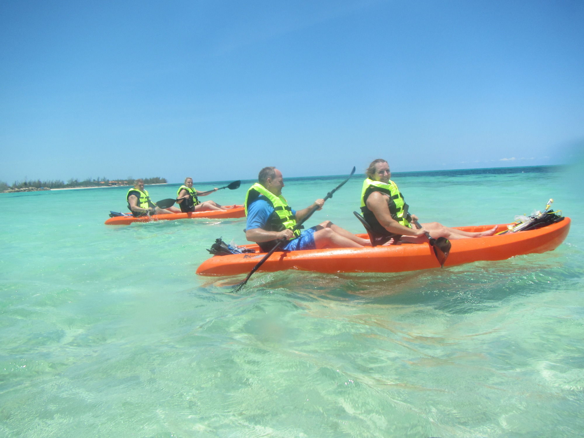 Hotel Captain's Cove & 2*