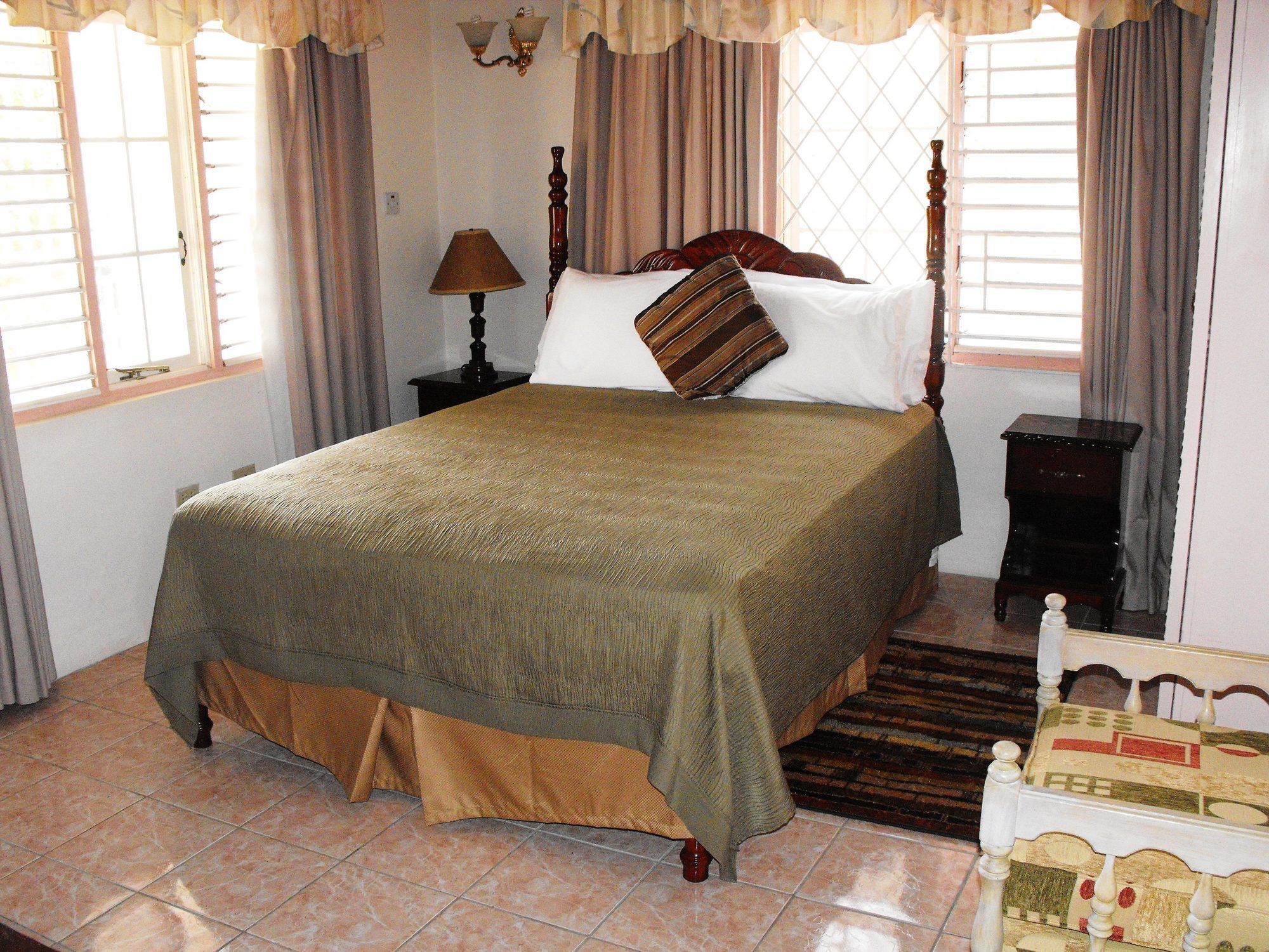 Hotel Silver Creek Runaway Bay