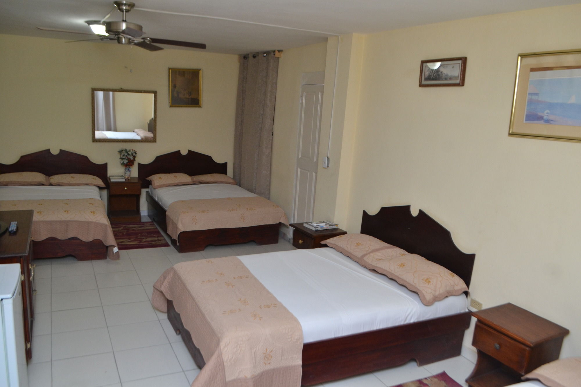Seven Stars Hotel 3*
