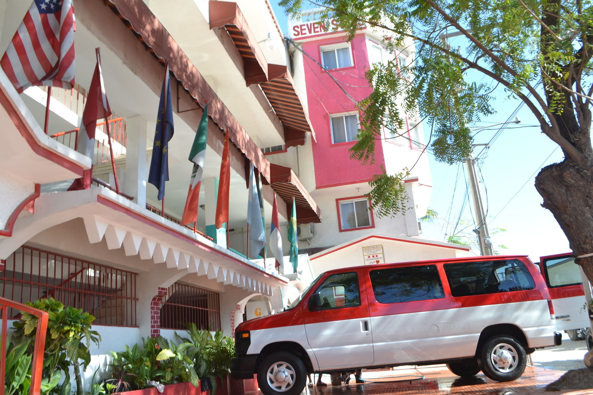Hotel Seven Stars