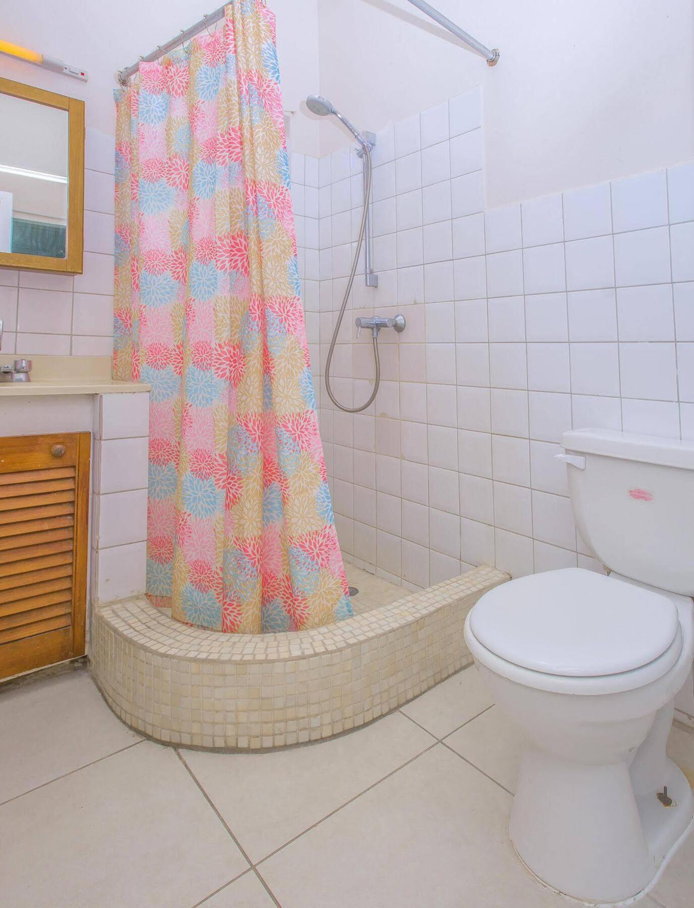 Bougainvillea Apartment *