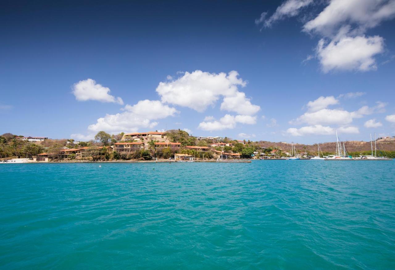 Secret Harbour Boutique And Marina Hotel