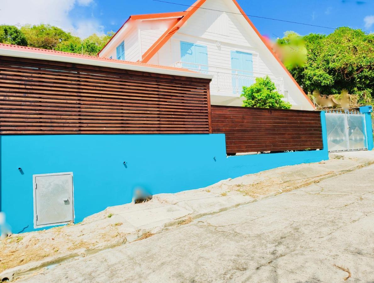 Location Maison Bleue Avec Piscine Privative Au Carbet Martinique *