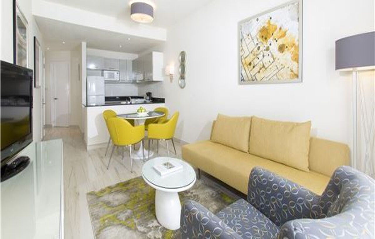 Resort The Rockley By Ocean - Breakfast Included 4*