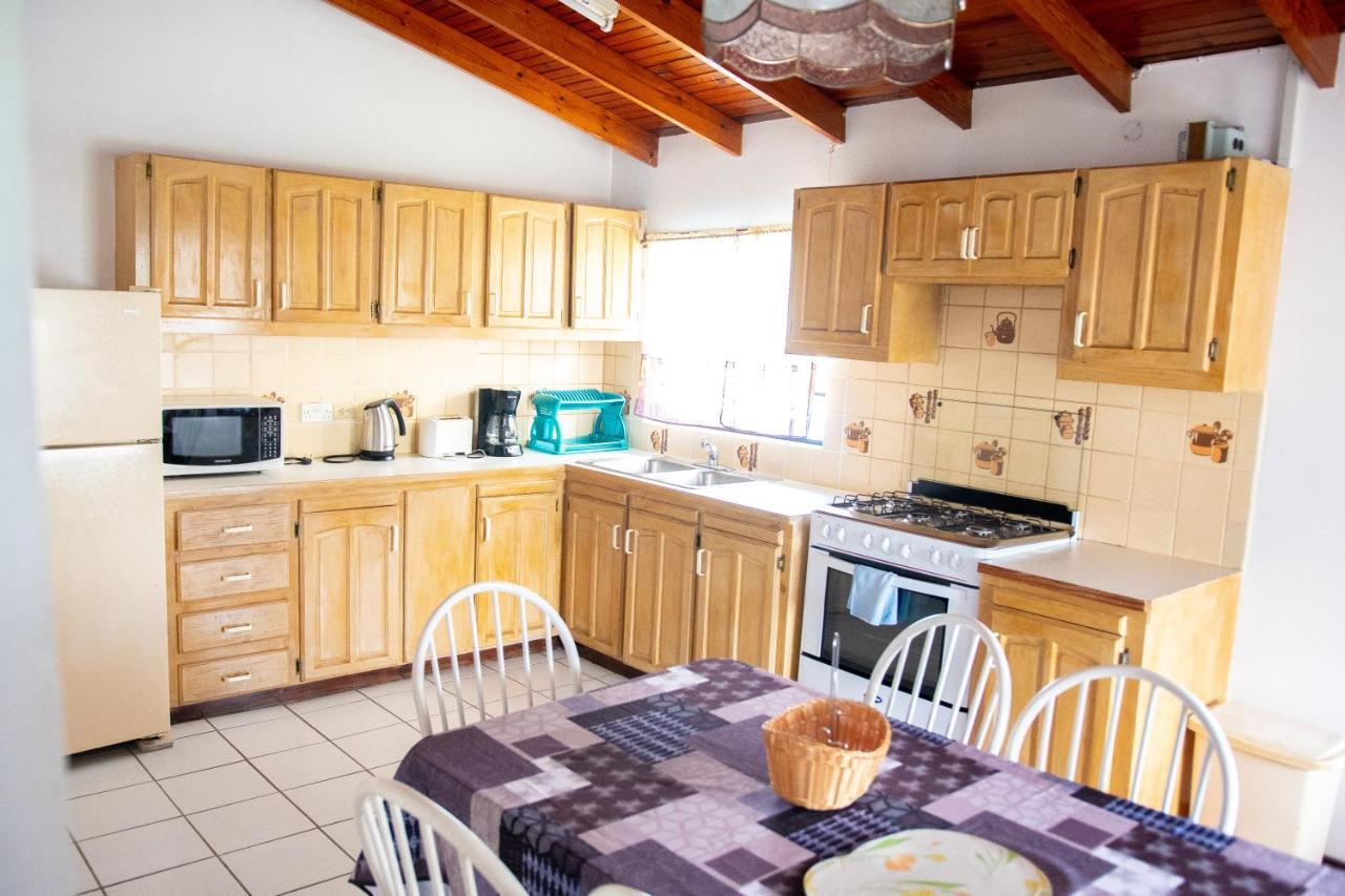 Guest house Tropical Breeze Vacation And 2*