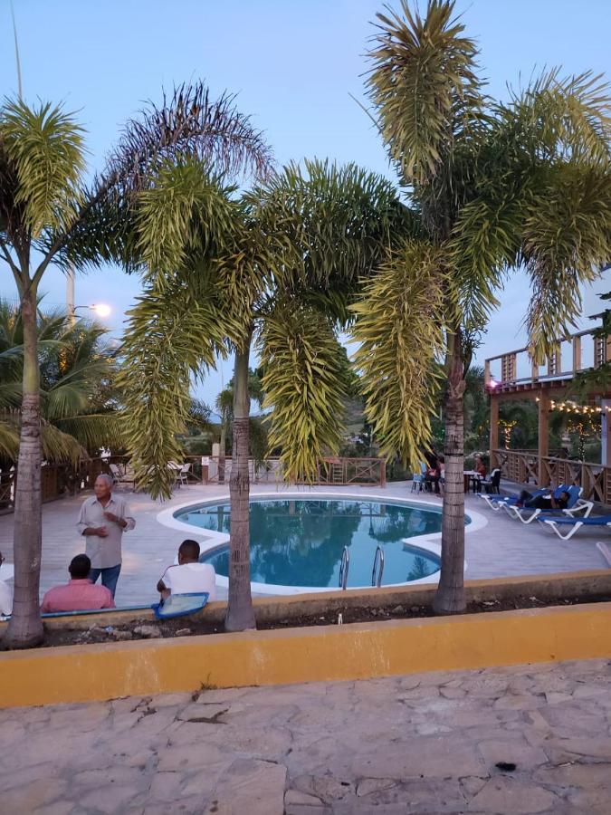 Ensenada Hotel *