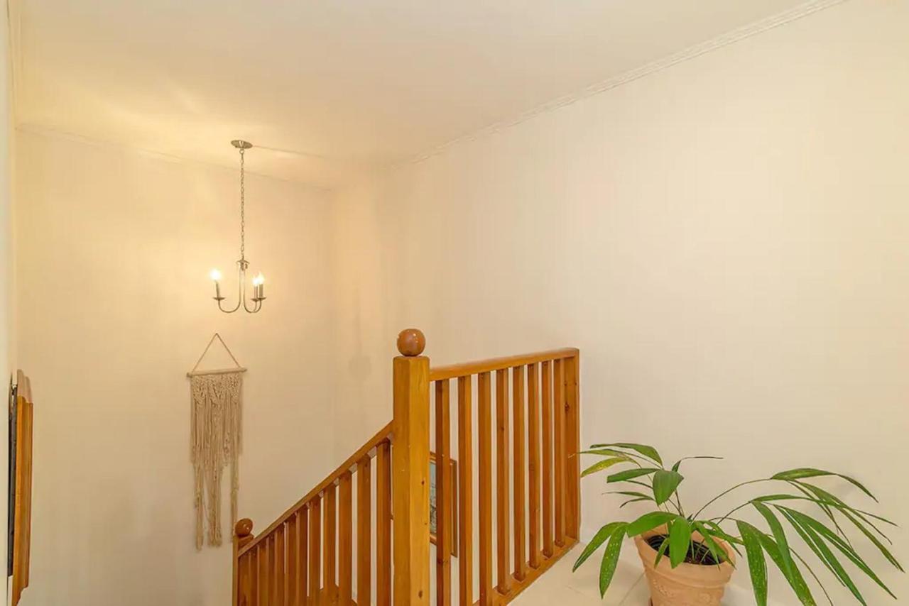 New 3-bed On Hip Strip, Access, Sleeps 8 Holiday home Montego Bay
