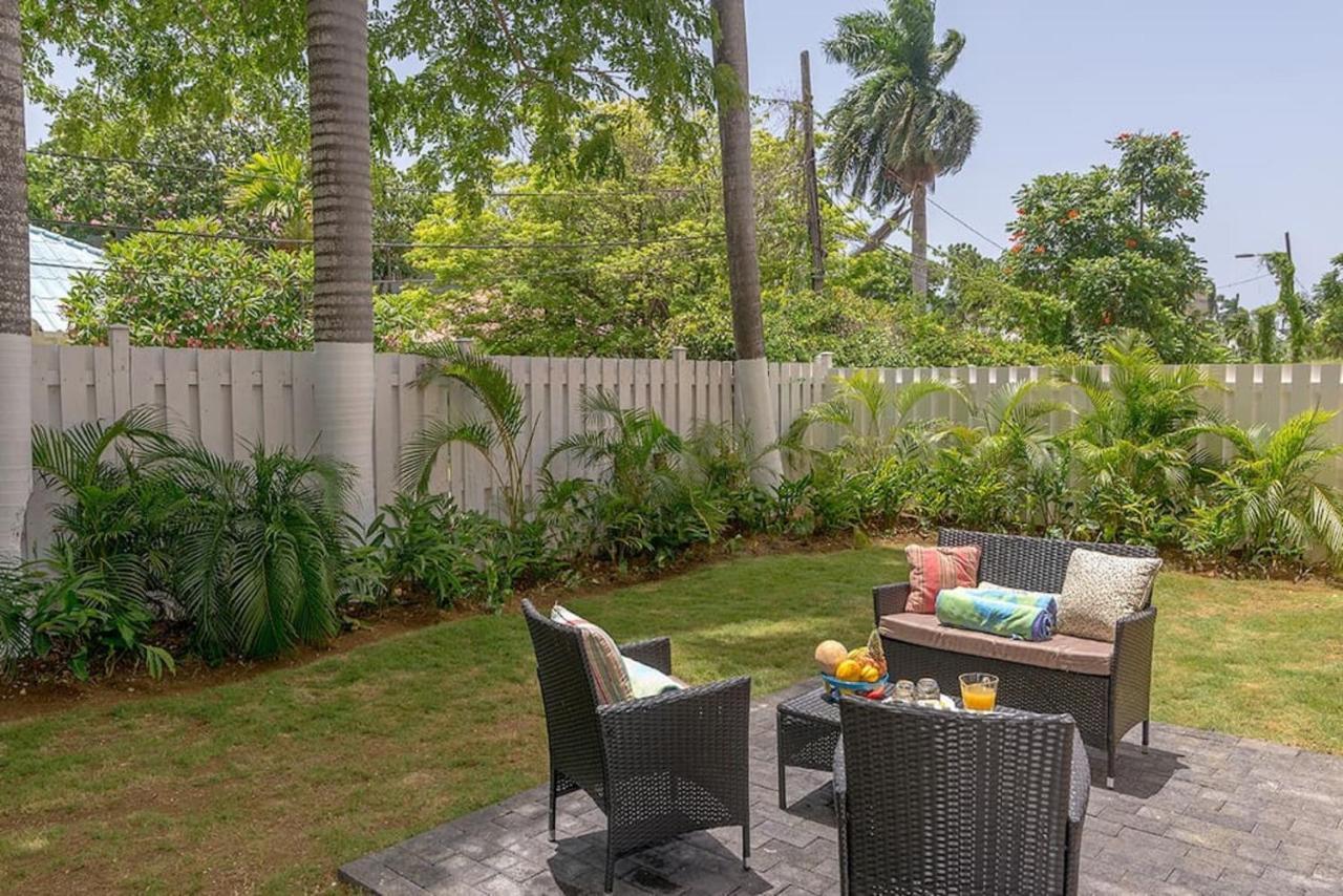 New 3-bed On Hip Strip, Access, Sleeps 8 Holiday home Montego Bay