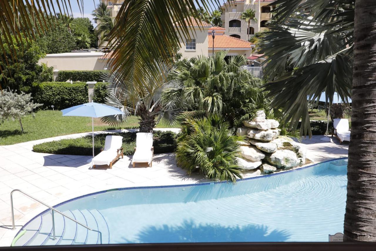 Monthly Special -top Rated Resort, Grace Bay Beach, Luxury 2 Bedroom -king Bed, Free Parking, Free Fast Wi-fi- Winner Of Excellence!!! Apartment Providenciales