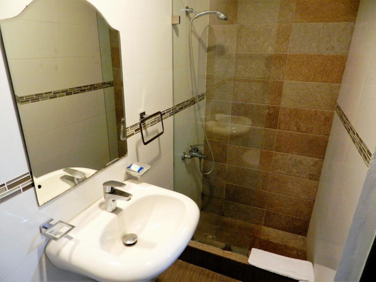 Hotel La Colonia 3*