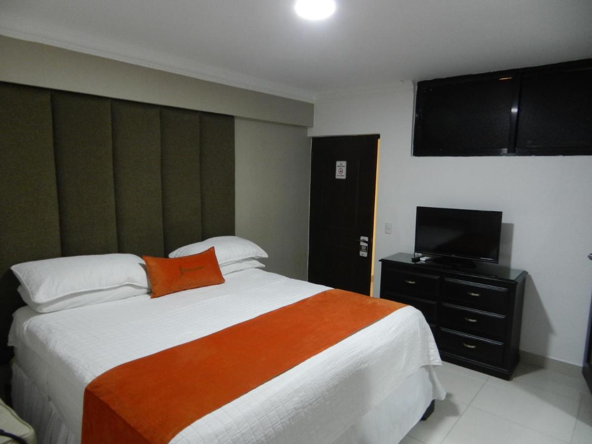 La Colonia Hotel 3*
