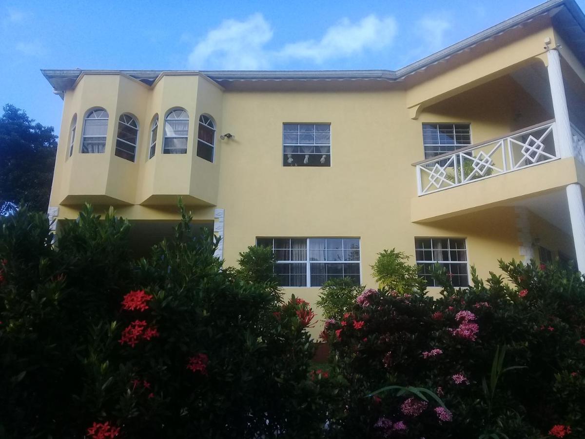 Royal Escape - 1 * Anse La Raye