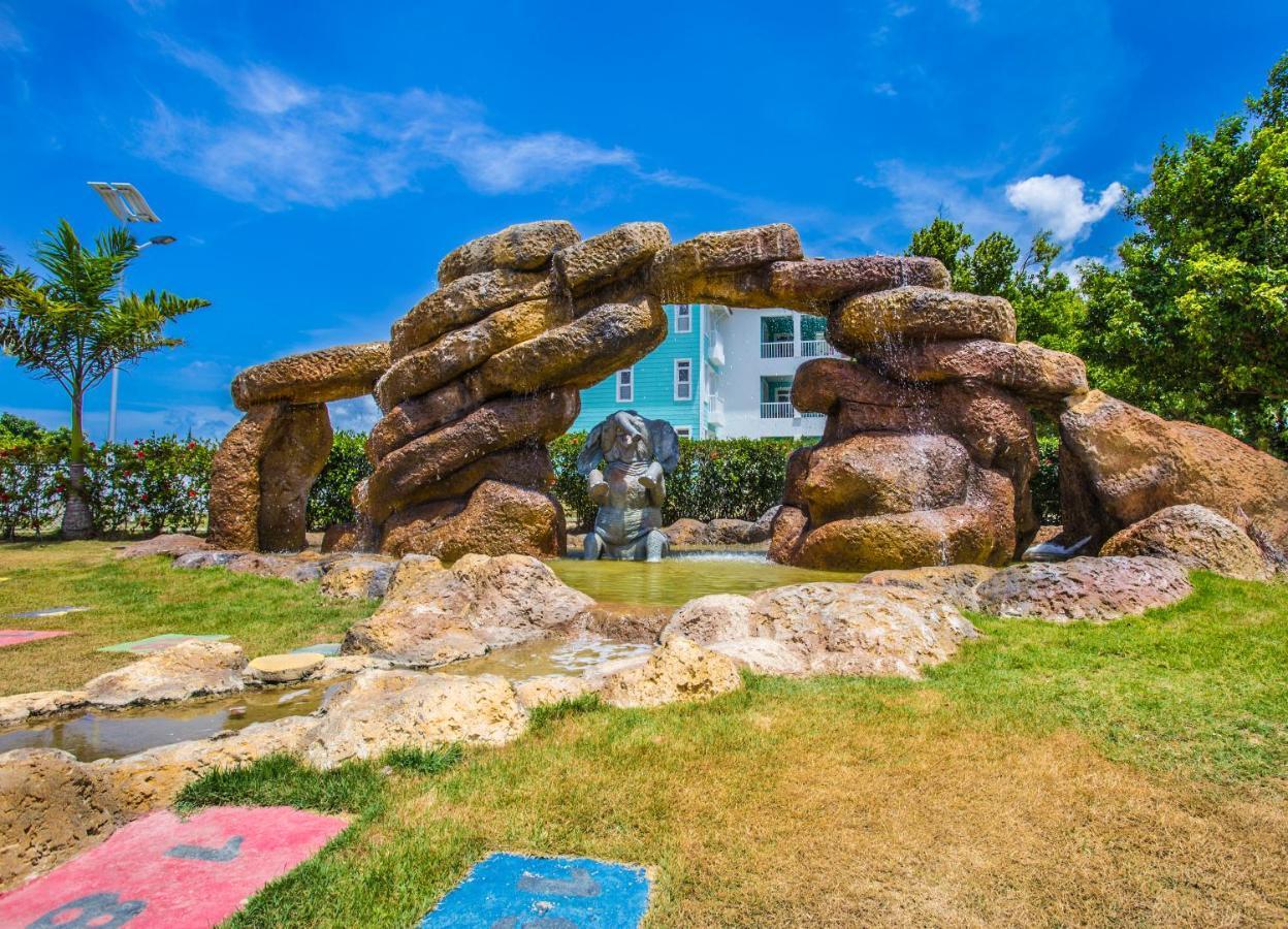Ocean Village Deluxe