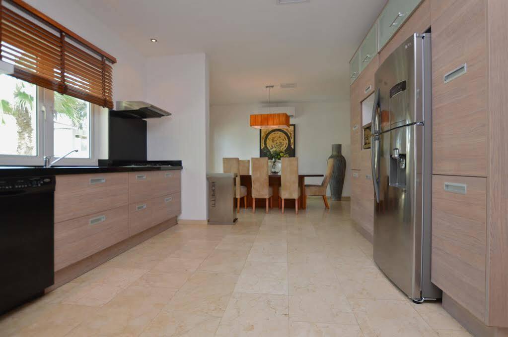 Merlot Villas Aruba Palm Beach