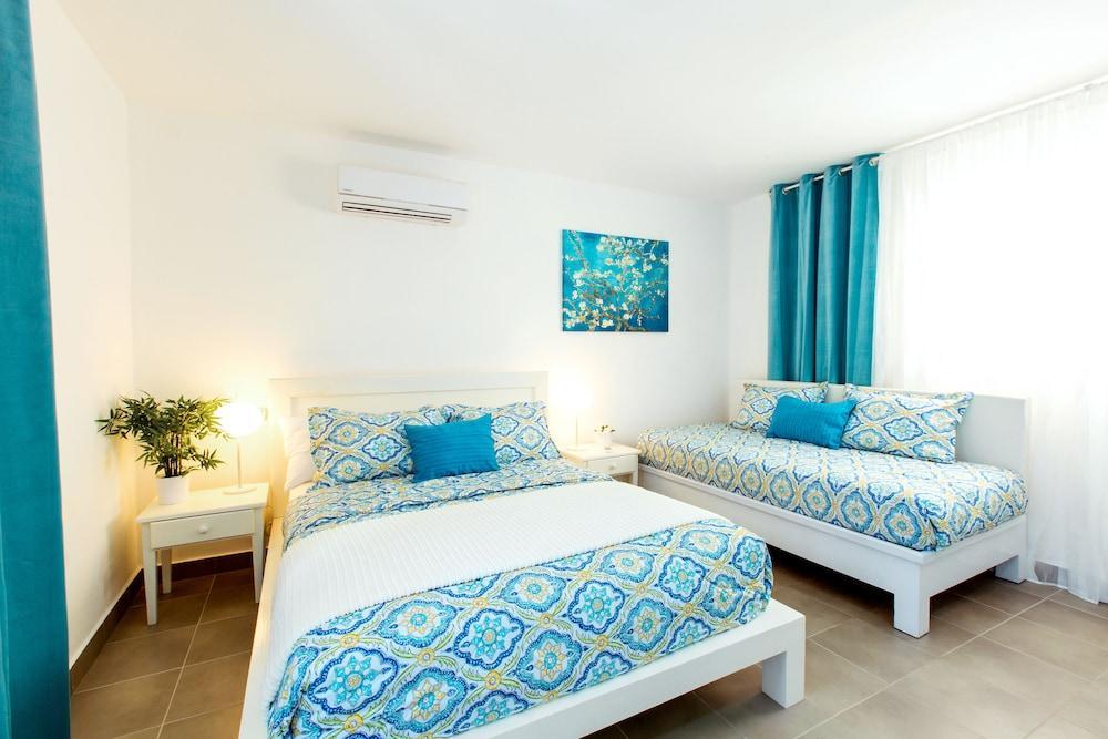 Tropicana Deluxe Club & Pool Hotel 4*