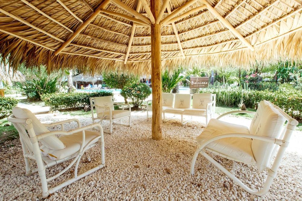 Hotel Tropicana Deluxe Club & Pool 4*