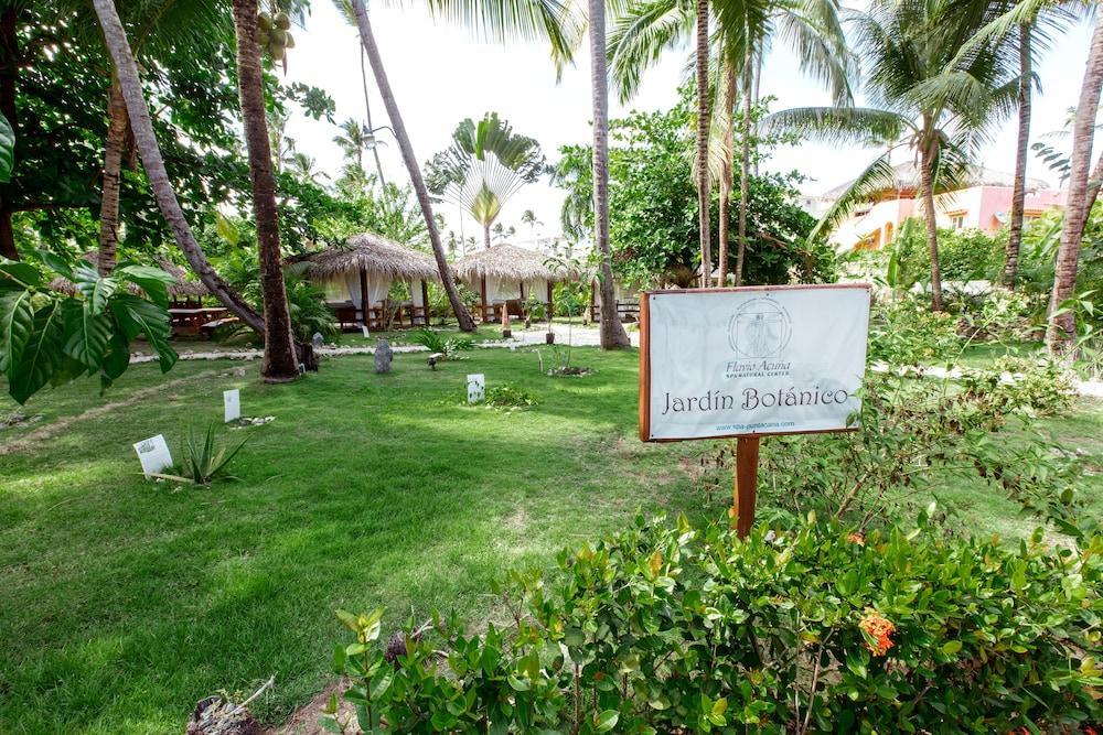 Tropicana Deluxe Club & Pool