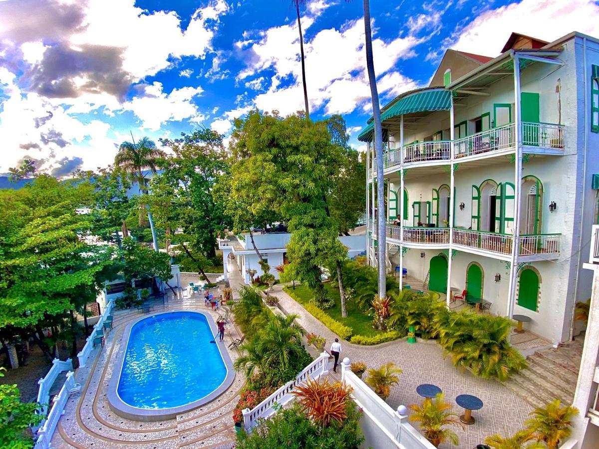 Hotel Manoir Adriana 3*