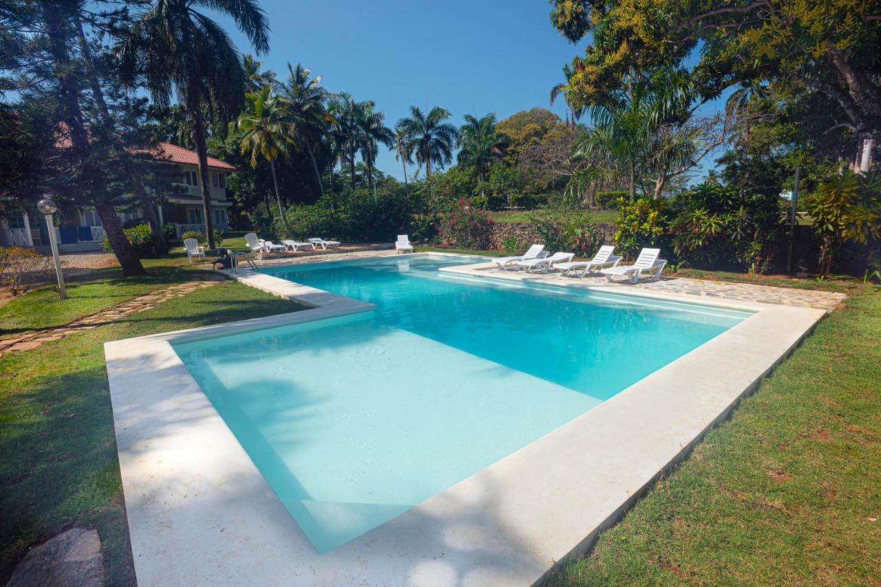 El Pelicano Aparthotel