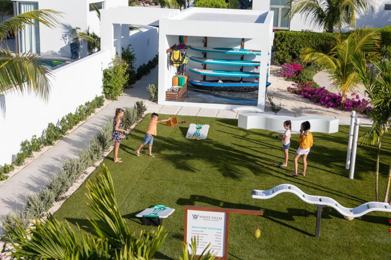 White - 2-bedroom Private - V6