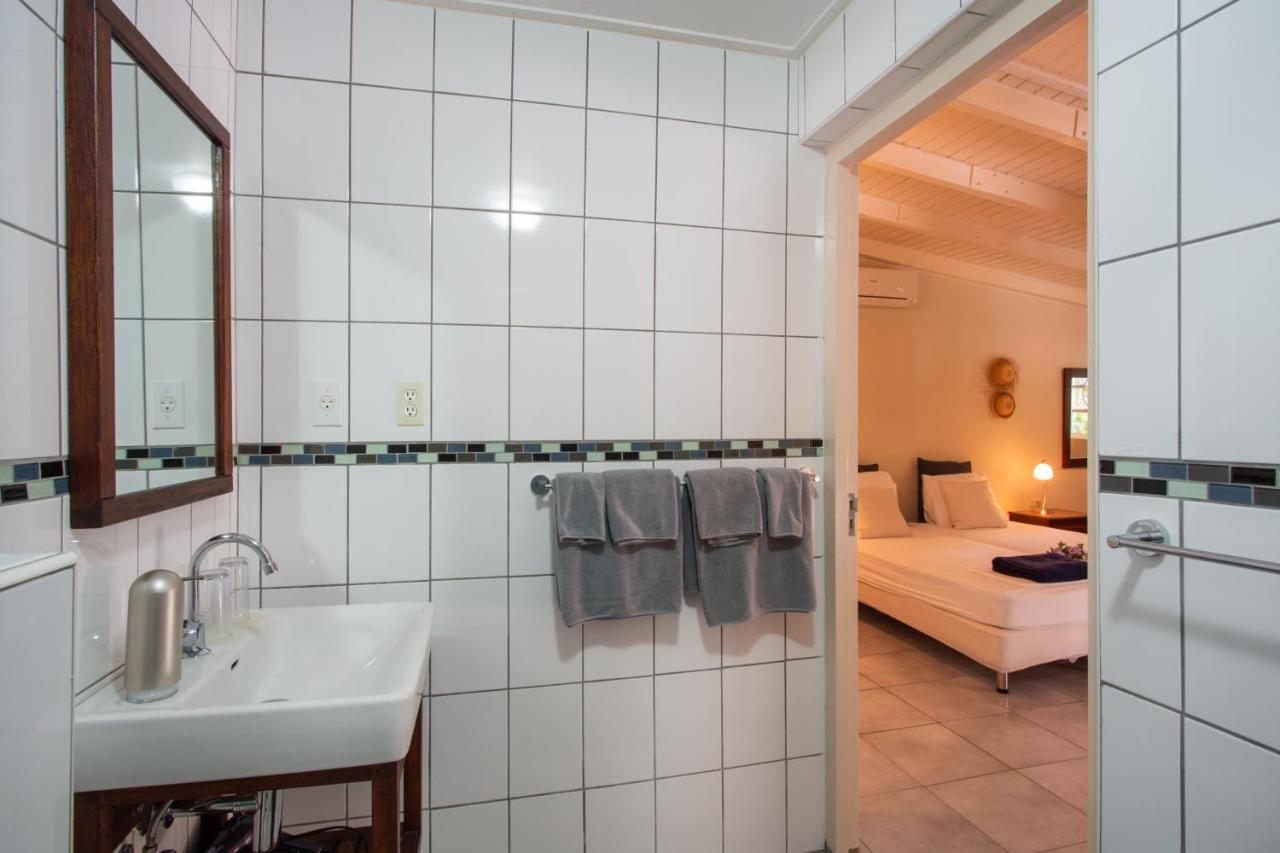 Sombre Di Kabana Bed & Breakfast Willemstad