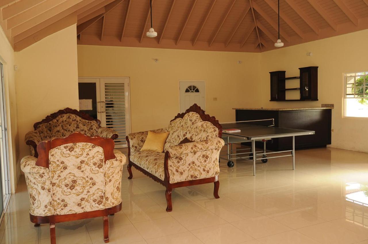 - Drax Hall Country Club 2-bed Luxury *