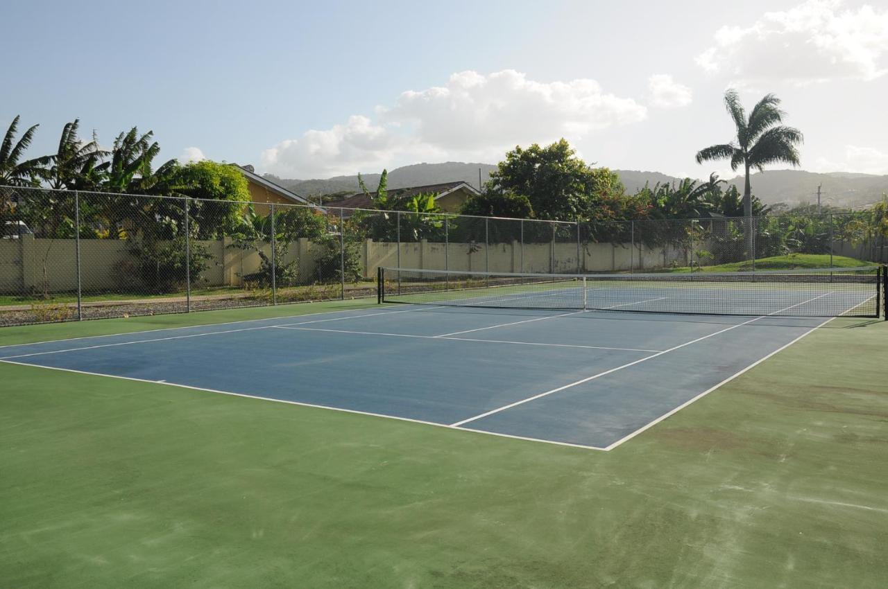 - Drax Hall Country Club 2-bed Luxury Holiday home *