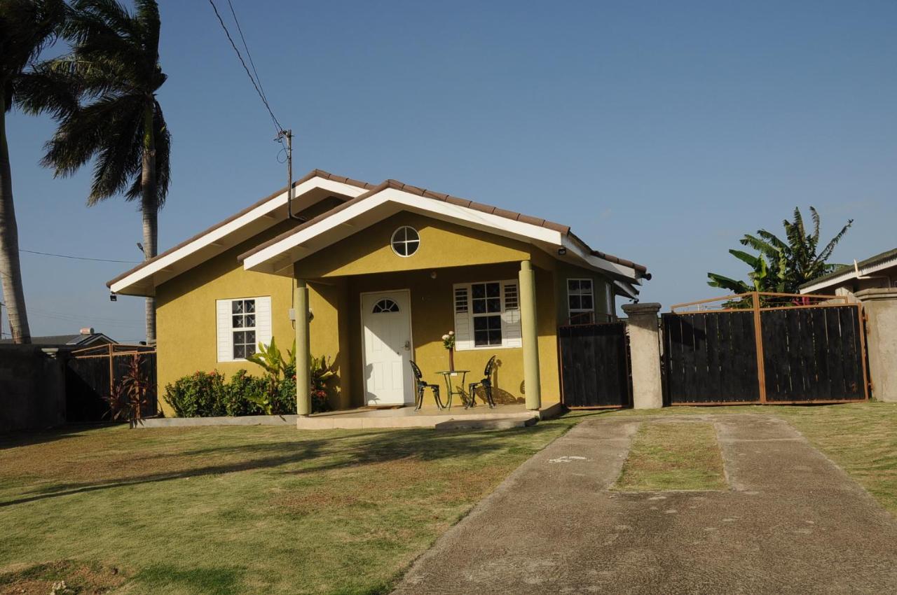- Drax Hall Country Club 2-bed Luxury Holiday home