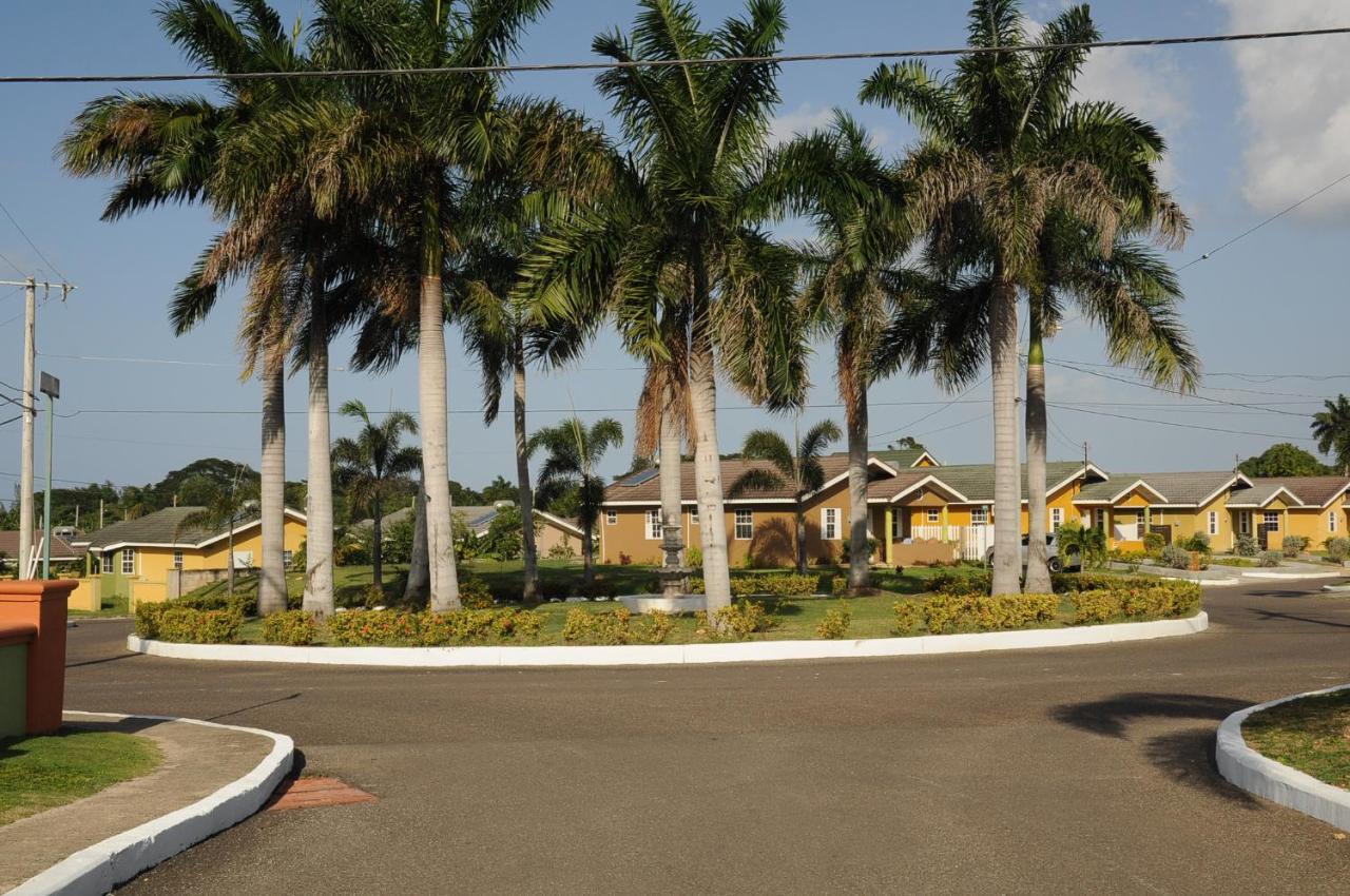 Holiday home - Drax Hall Country Club 2-bed Luxury Ocho Rios