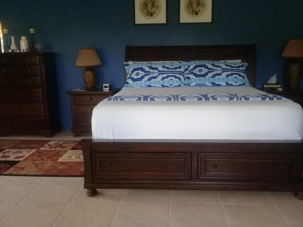 Guest house Royal Escape - 1 *