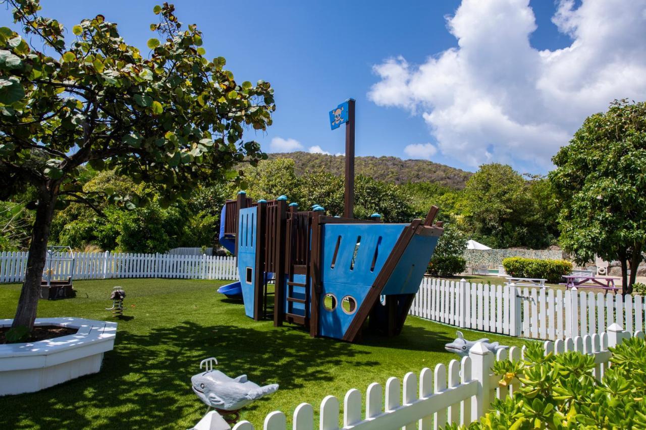 Canouan Estate & Charlestown