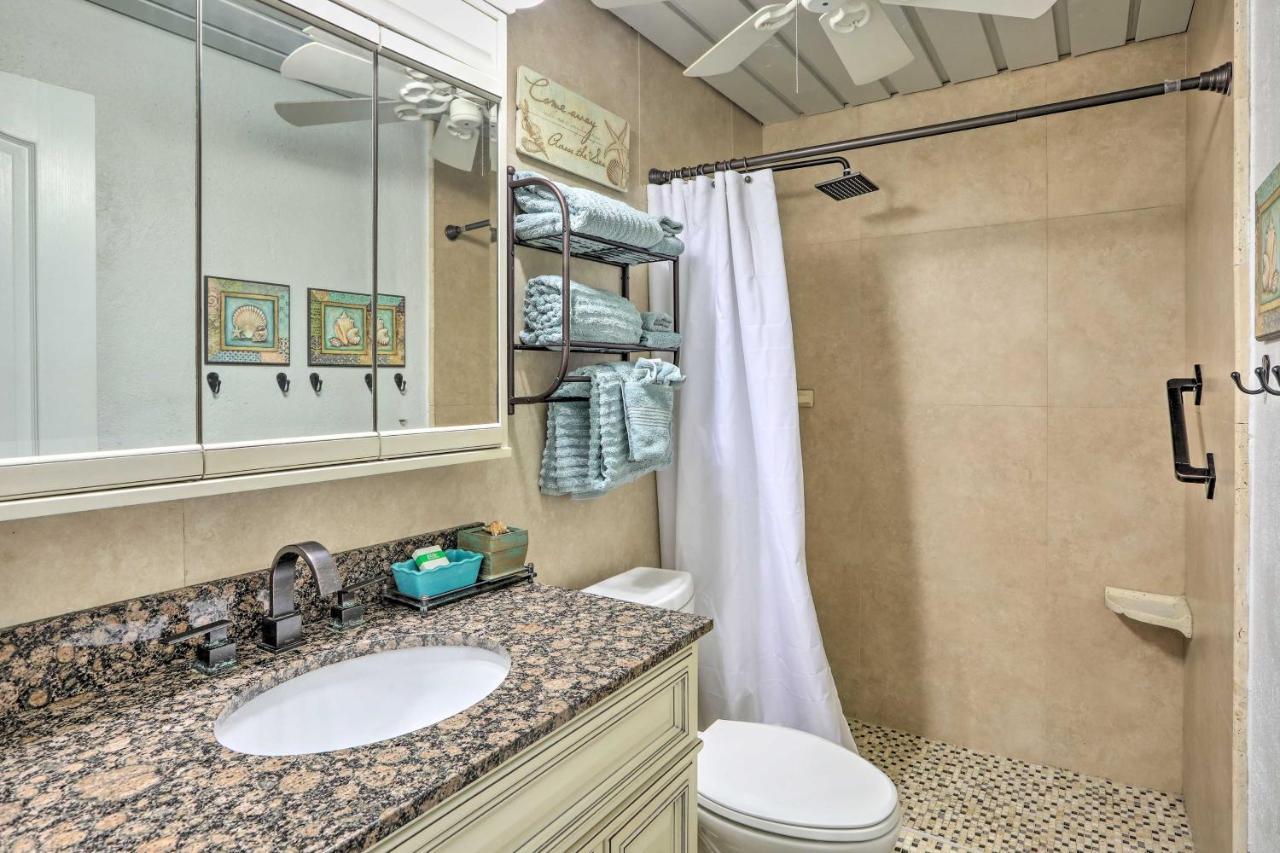 Saint Thomas With Ocean Views, Walk To Beach! Apartment Frydendal