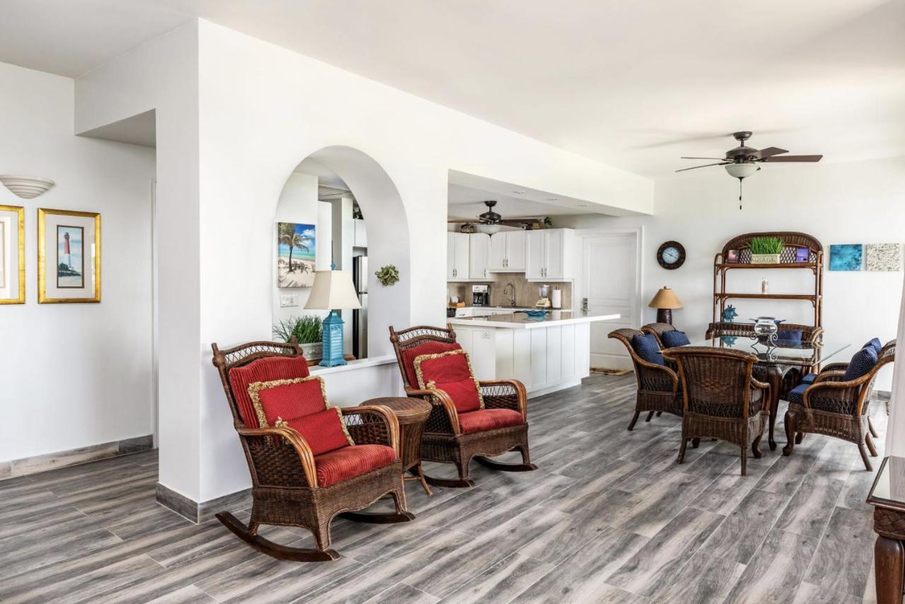 Coral Gardens On 3* Grace Bay