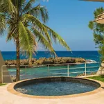 Trident Hotel