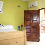 Idlers\' Rest Beach Hotel