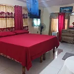 Tina\'S Guest House