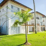 Pop Riviera Golf Suite