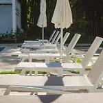 Pop Riviera Golf Suite