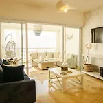 Pop Riviera Golf Suite