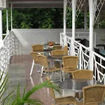 Alicia\'S Palace