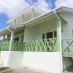 Capt. Harris Suites
