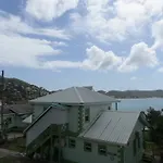 Capt. Harris Suites